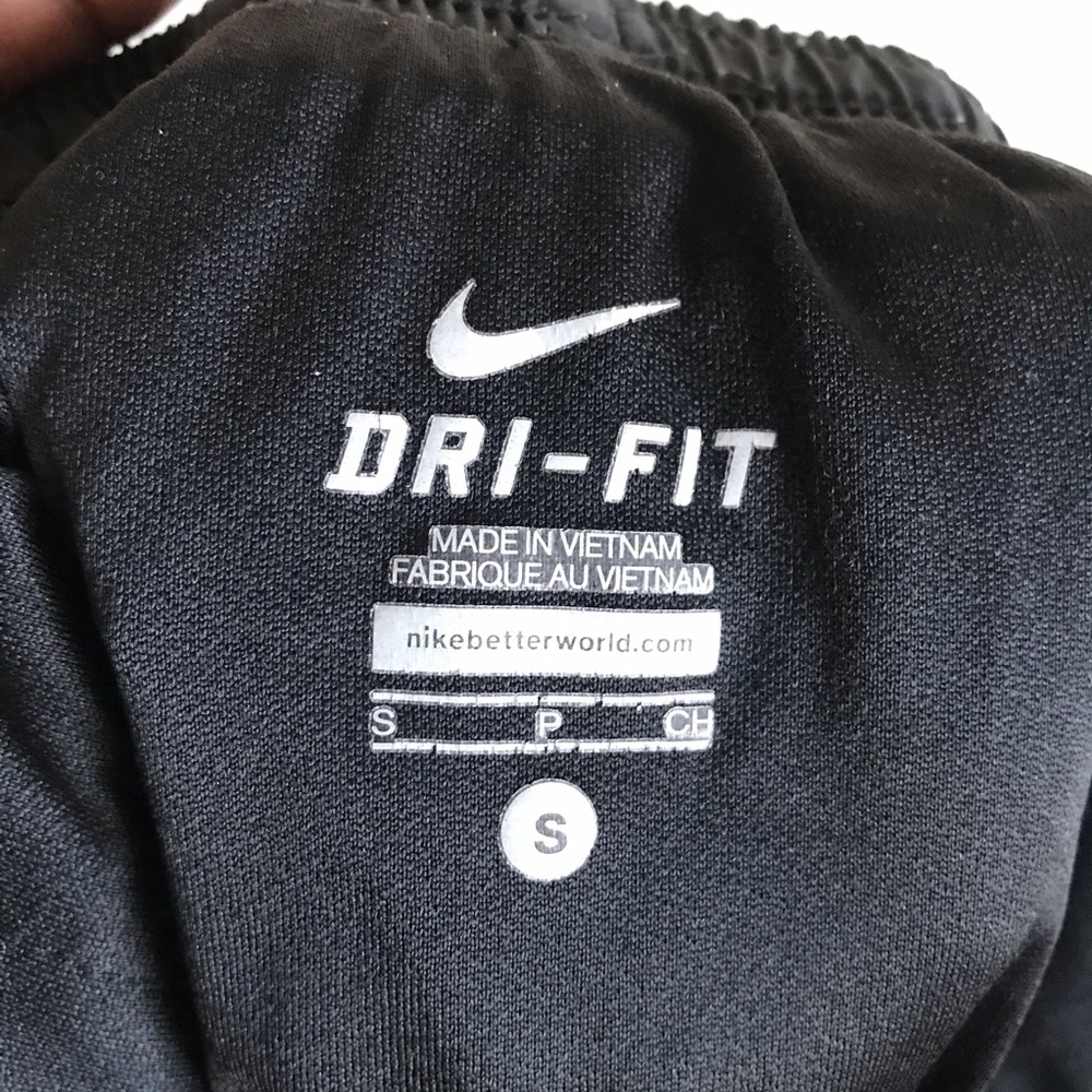 Nike Dri-Fit Womens Black Gray Athletic Shorts - Picture 3 of 4